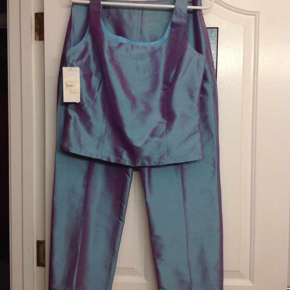 New Connie Robertson silk 2 pc